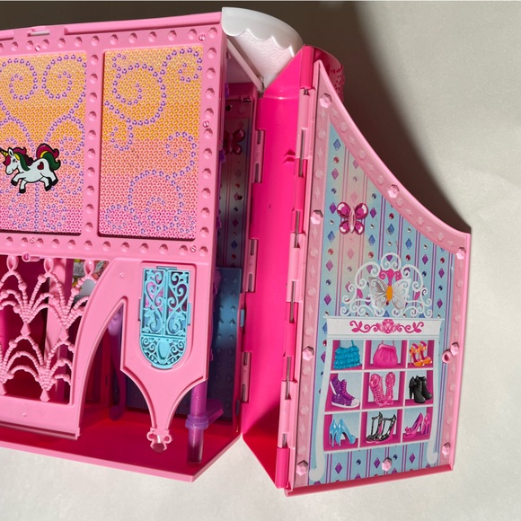 RARE Vintage Barbie house Fairy Princess Folding, Castle, Sold AS IS - Picture 4 of 10